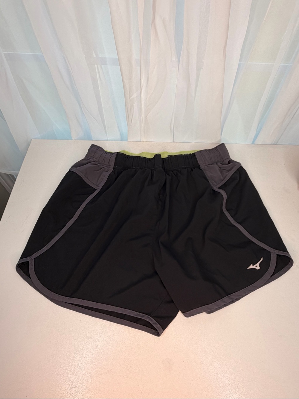Mizuno Women’s Black Running Shorts with Grey Trim Size